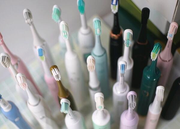 便宜的兒童電動牙刷能用嗎？看完這篇文章，你準(zhǔn)不敢用低價電動牙刷