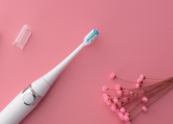 電動牙刷怎么清洗？電動牙刷清潔方法操作流程，一篇全覽！
