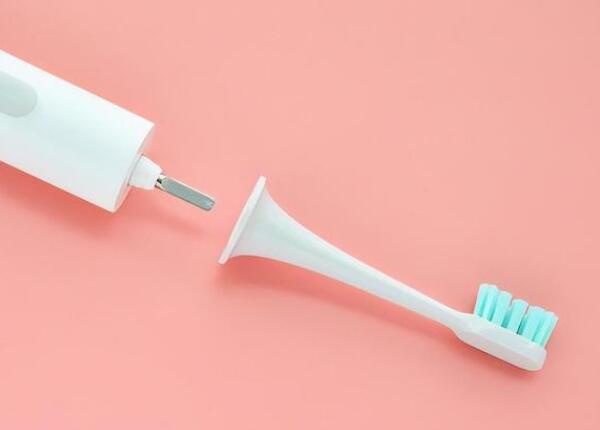 電動(dòng)牙刷替換刷頭是通用的嗎？替換刷頭的選擇和使用指南